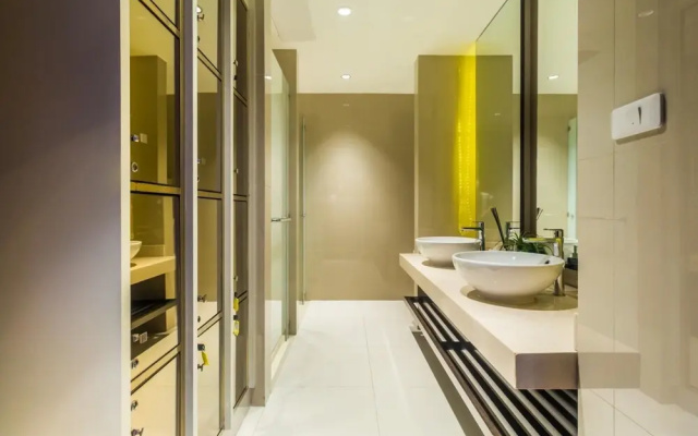 The Base Heights - Phuket Town Convenient Luxury one Bedroom Apartment Pool gym and Shopping