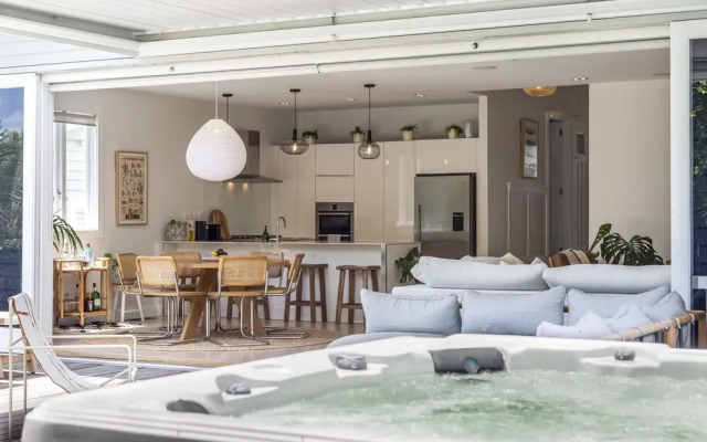 Executive State-Of-The-Art Home - Spa