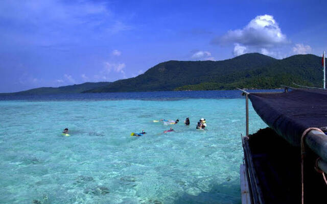 Breve Azurine Lagoon Retreat