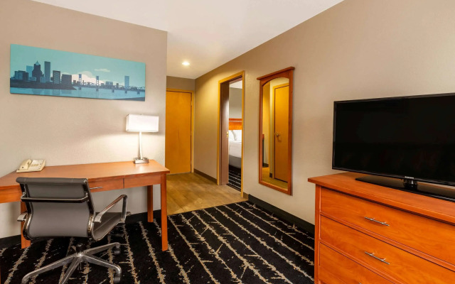 La Quinta Inn & Suites by Wyndham Vancouver