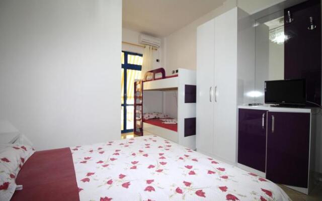 Hotel Zhironi