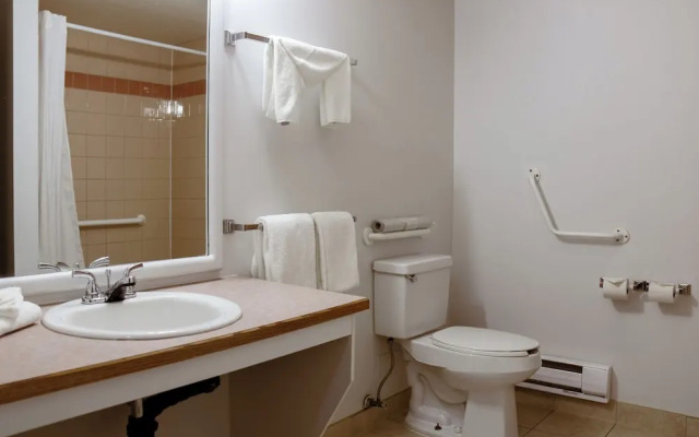 Western Budget Motel Plus Mosaic Suites