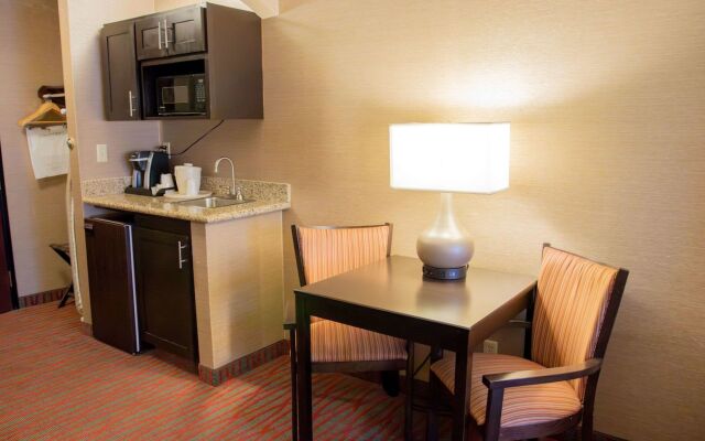 Country Inn & Suites by Radisson, Garden City, KS