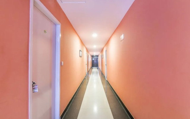 OYO 10335 Platinum Hotel