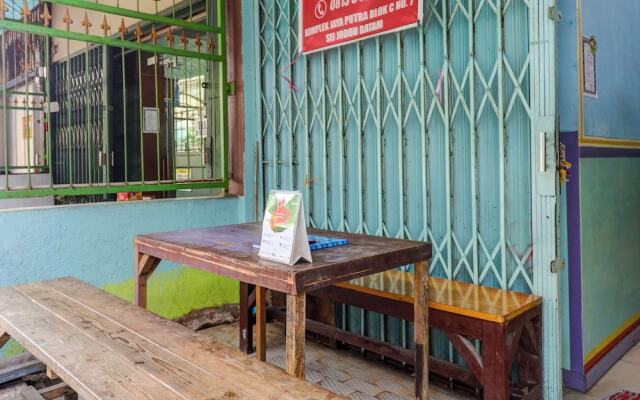 OYO 92327 Homestay Semarang Baru SyariahNearNagoya Hill Shopping Mall