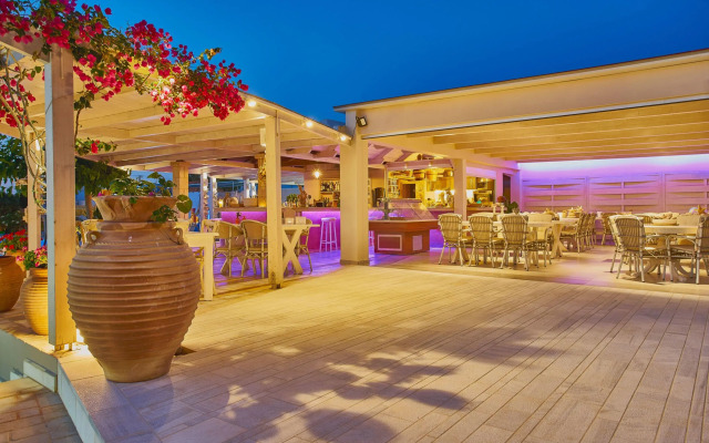 Golden Bay Aparthotel