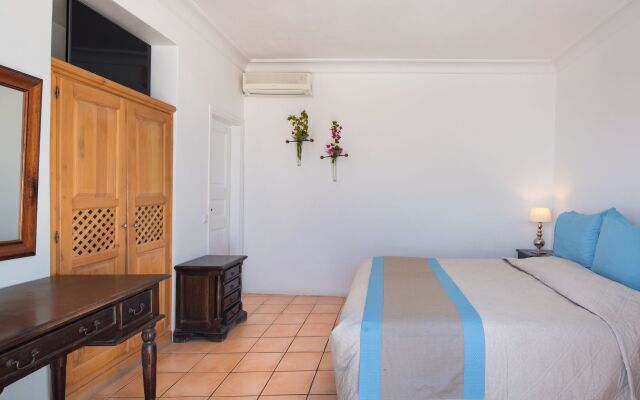 Meltemi Suites