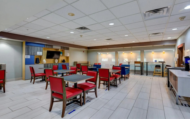 Holiday Inn Express Hotel & Suites Ashtabula-Geneva by IHG