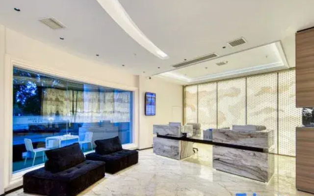 Hua Yi Hotel