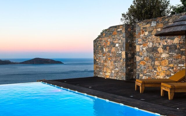 Villa Elounda Black