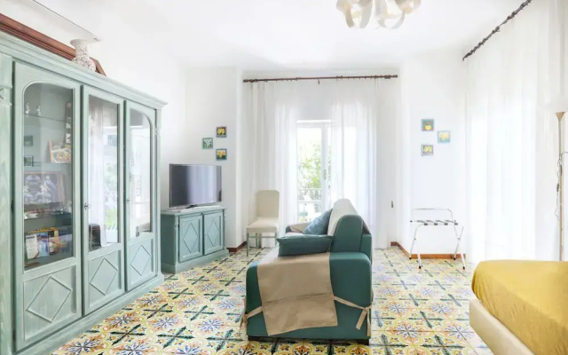 Modern Apartment with Terrace, Swimming Pool&Tennis