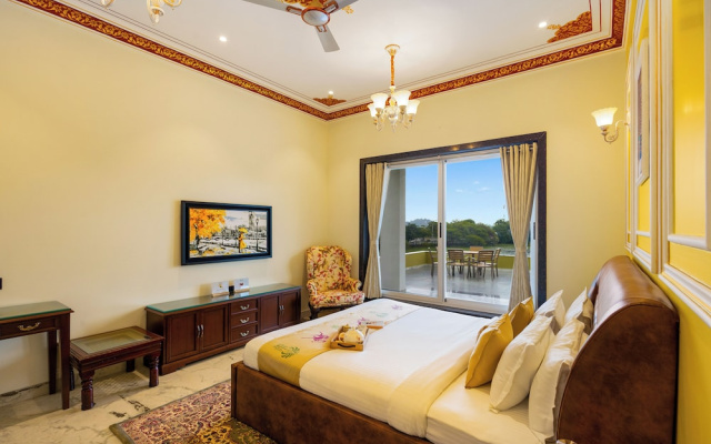 ELIVAAS Lakemount | 2 BHK with Pvt Pool at Fatehsagar Lake