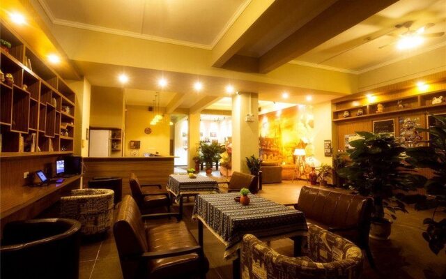 Sanya Canacoast Art Inn