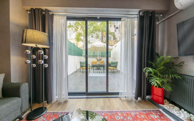 Hexa Suites Hotel
