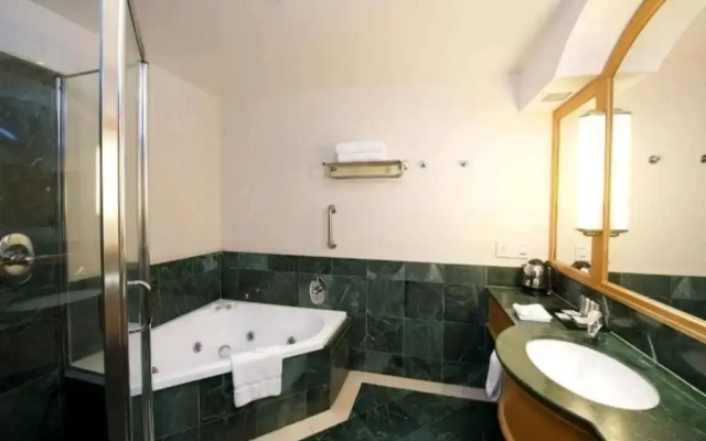 Gold Tower Apartment