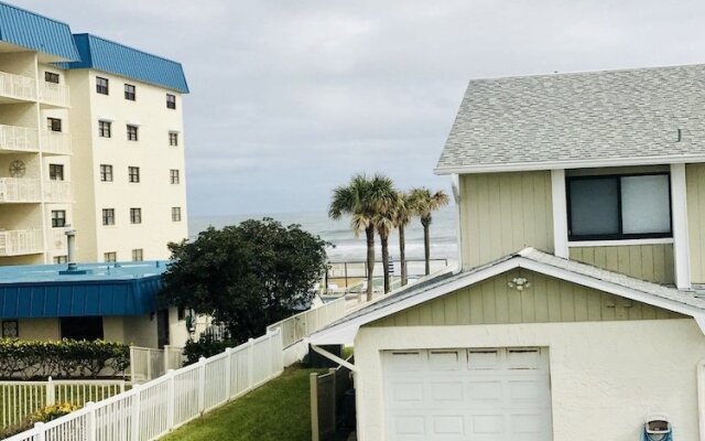 Oceanside Village C1 - 2 Br Townhouse