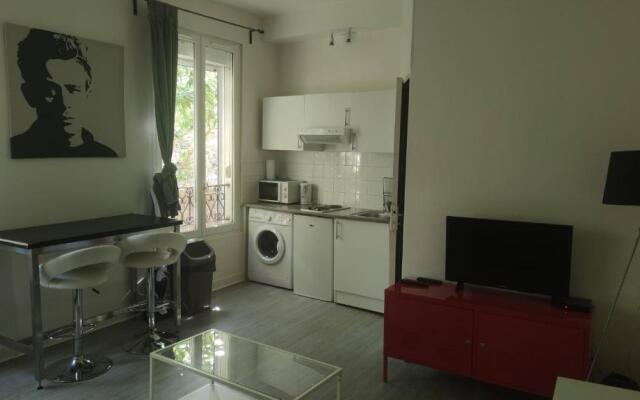 Charming Parisian studio!