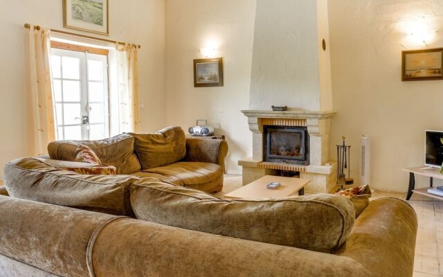 Secluded Holiday Home in Lacapelle-biron With Swimming Pool