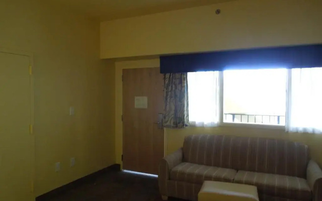 The Atrium Resort, Virginia Beach by Vacatia