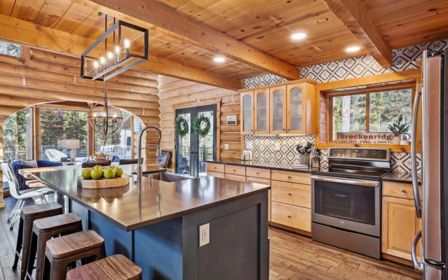 American Way Chalet 5 Bedroom Home