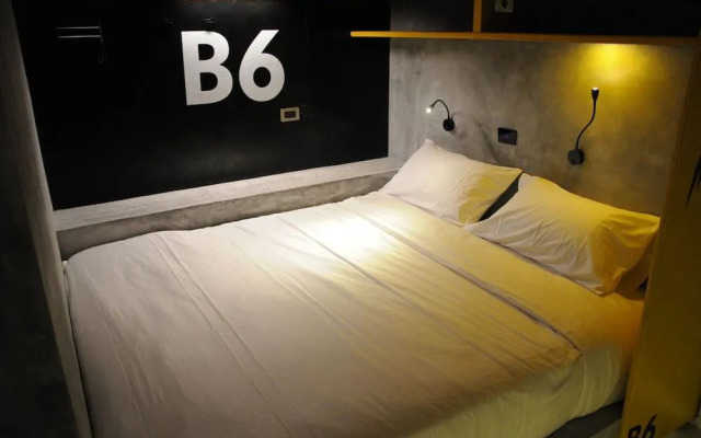 Oasis Hotel-Pods - Adults Only