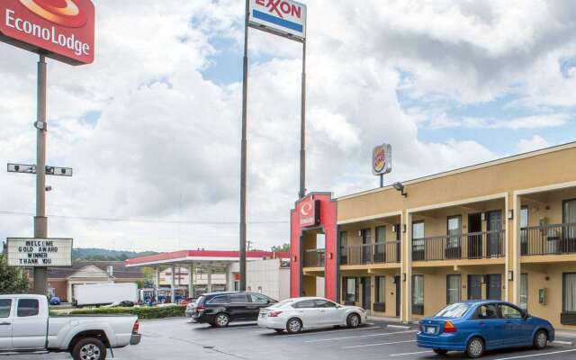 Econo Lodge North