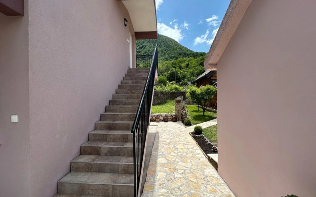 Green Field Apartments