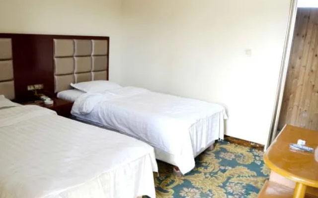 Colorful Danxia Tianyuan Hotel (Linze Railway Station) – Guest Rooms – Zhangye