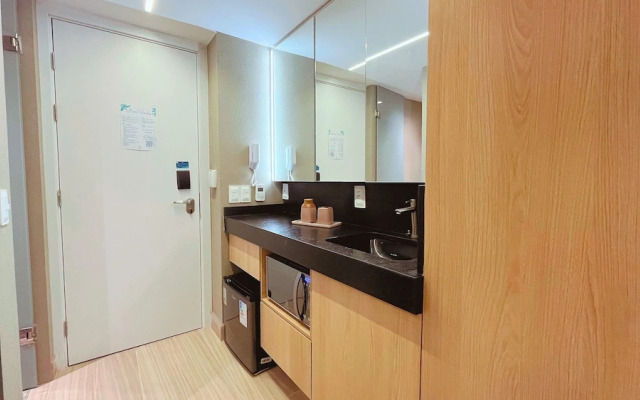 Setai Yacht S4- By Almare Flats