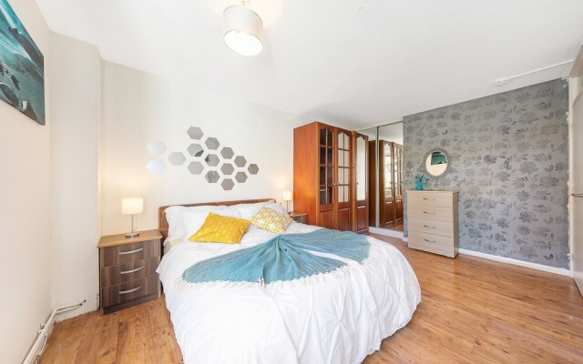 Canton Street - Deluxe Guest Room 3