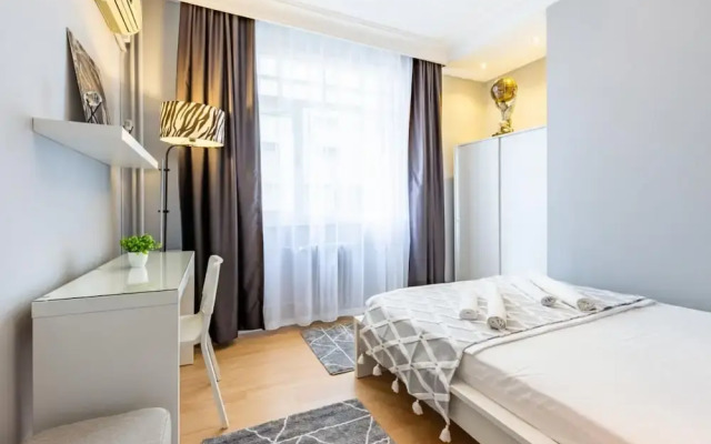 Spacious Apartment on Bagdat Street Kadikoy