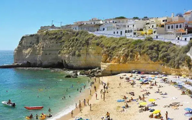 Carvoeiro Travel, 100m from Carvoeiro Beach