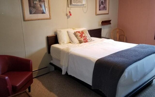 Huron Inn