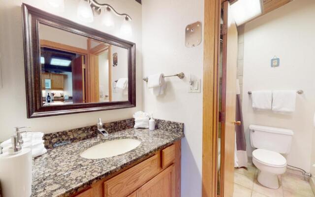 Laurelwood Condominiums Studio Premier Unit 208