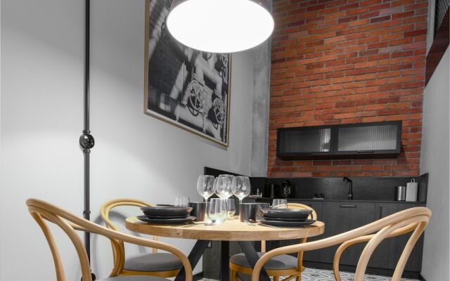 MONTOWNIA Lofts & Experience