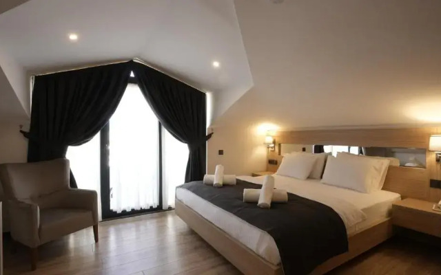 Alesta Seaside Residence