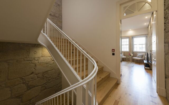 Downtown Almada Loft