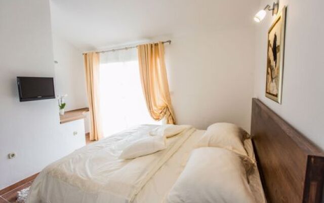 Holiday House Suzi1 - With Pool: Sutivan. Island Brac