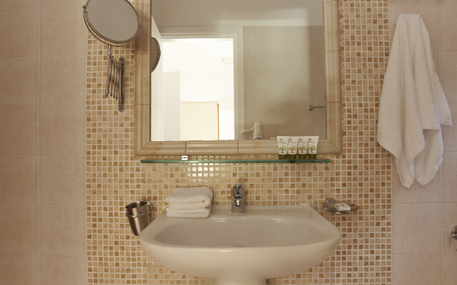 Anassa Mare Villas and Residences