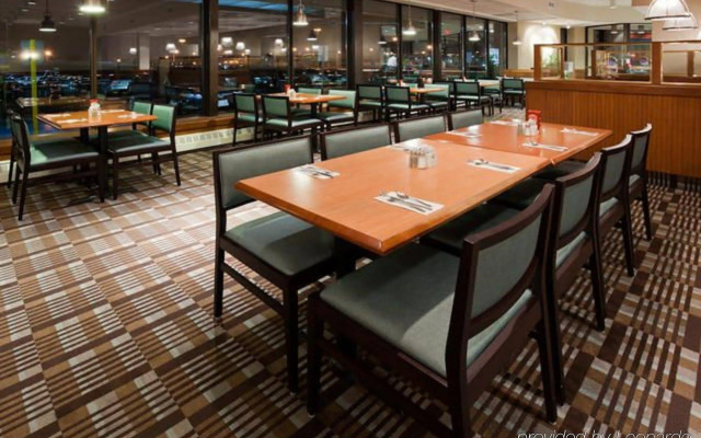 Holiday Inn Toronto Airport East by IHG