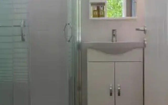 Perivoli Stone house