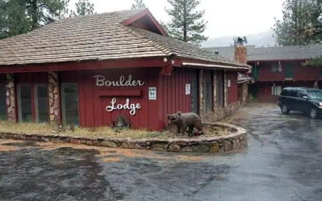 Boulder Lodge