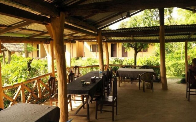 Bardia Kingfisher Resort