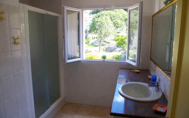 House With 3 Bedrooms In Sartene With Wifi