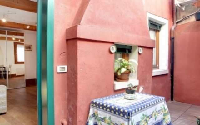Double Arch Apartments