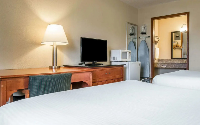 Rodeway Inn Grand Haven