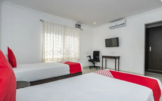 Hotel Cosmopolitan By OYO Rooms