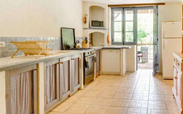 Secluded Holiday Home in Lacapelle-biron With Swimming Pool