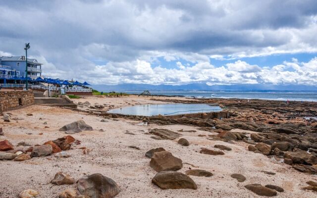 Estoril Beachfront Condo