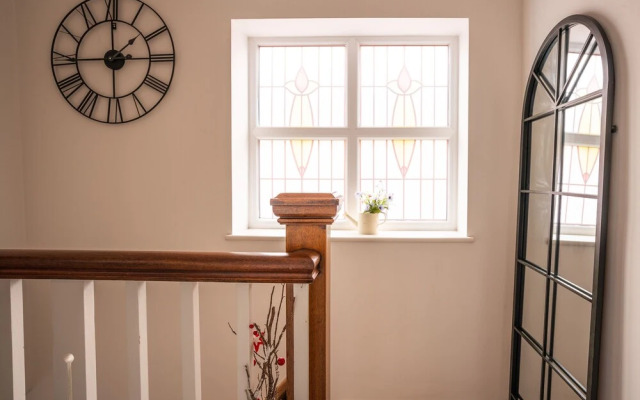 Contemporary Bright House 20 Min To Manc